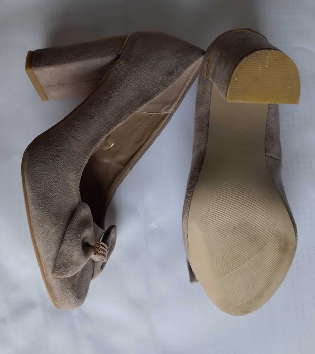 Buty na obcasie. NOWE. Rozmiar 35
