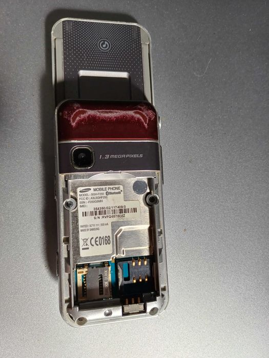 Telemóvel Samsung SGH-F250 (não Android)
