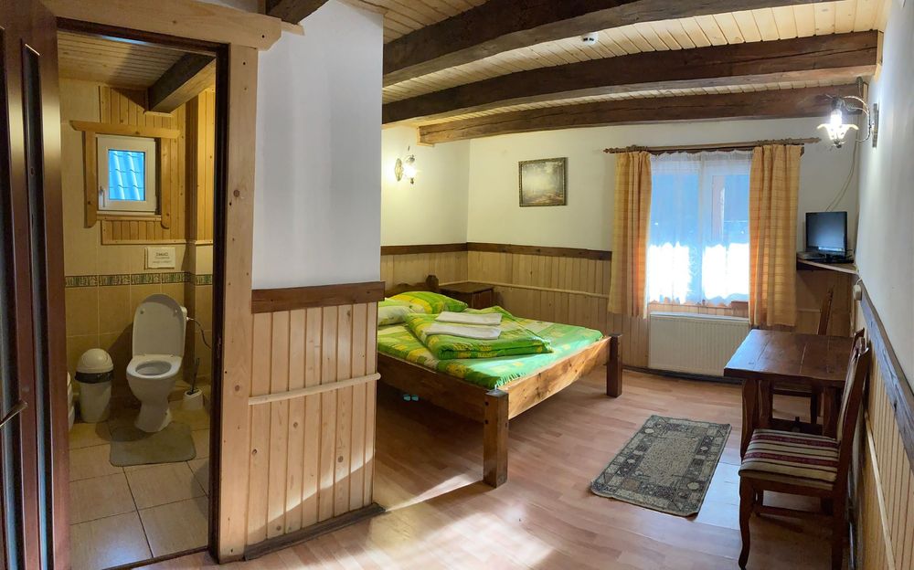 Відпочинок Табори Туристичні групи Котедж Кімнати Поляниця(Буковель)