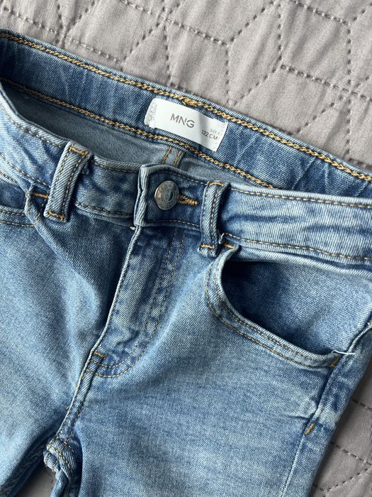 Джинси кльош «Mango” на дівчинку,122 см