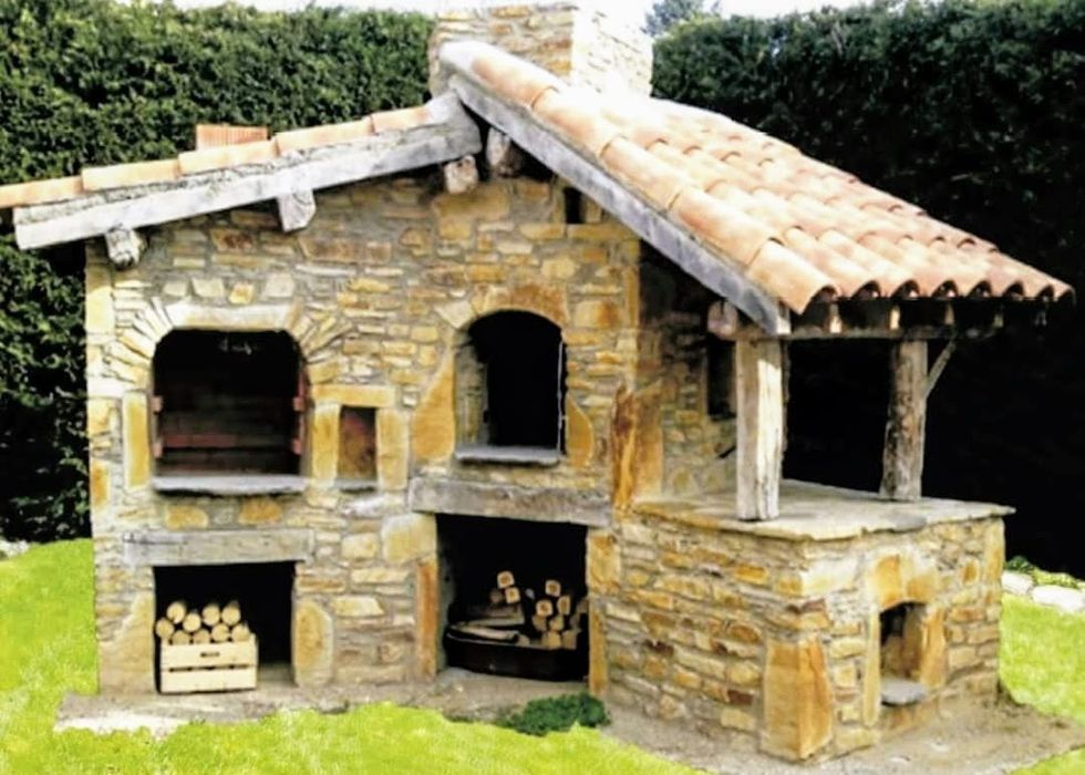 Churrasqueiras  rusticas e linha  moderna