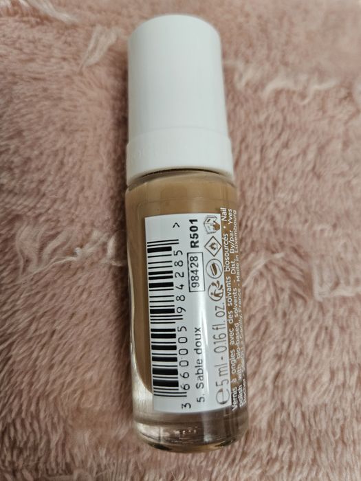 Lakier do paznokci Yves Rocher Sable doux