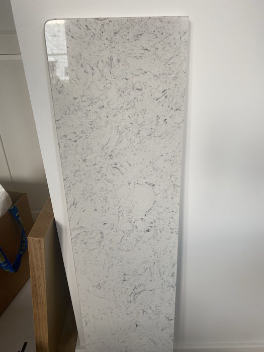 Parapet konglomerat Misty White