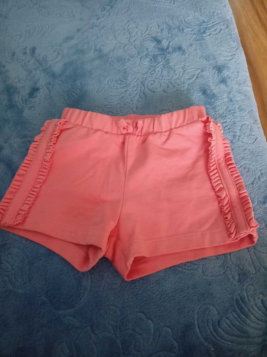 Rozmiar 80/86 spodenki krótkie dla dziewczynki 4 sztuki
