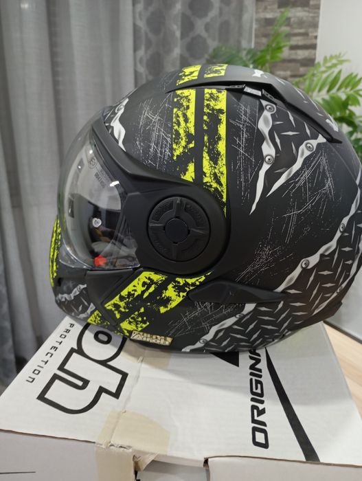 Capacete moto Airoh.