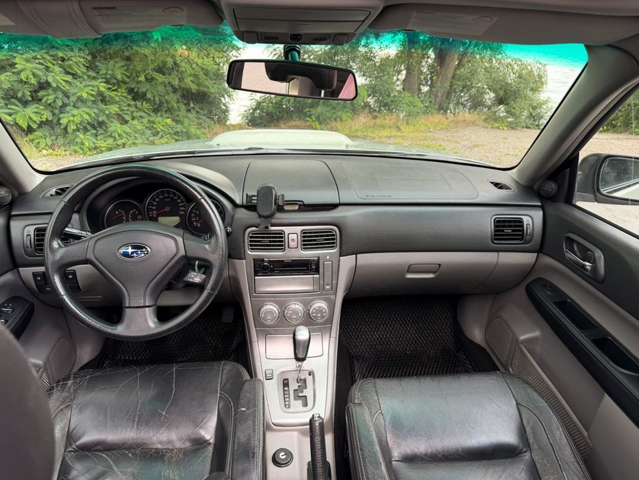 Forester sg5  гарний технічний стан .