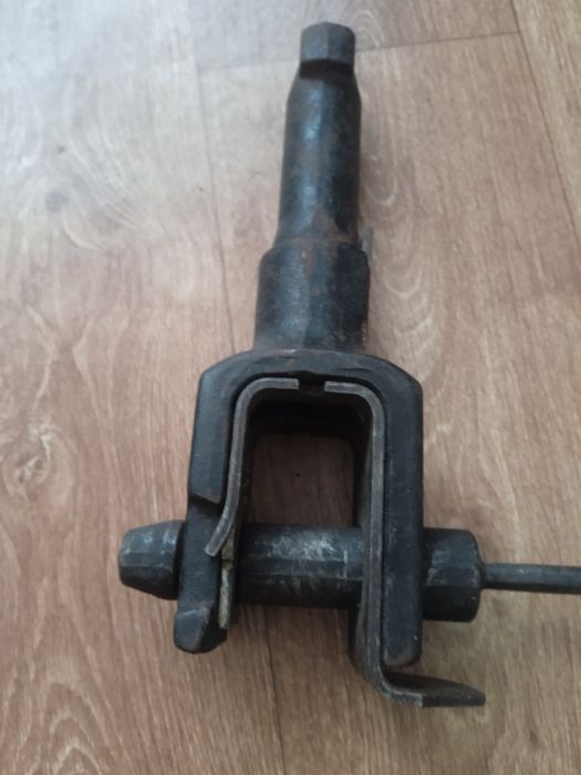 Крюк буксировочный DAF 105.