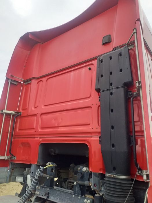 Kabina Daf 105 bardzo ładna.