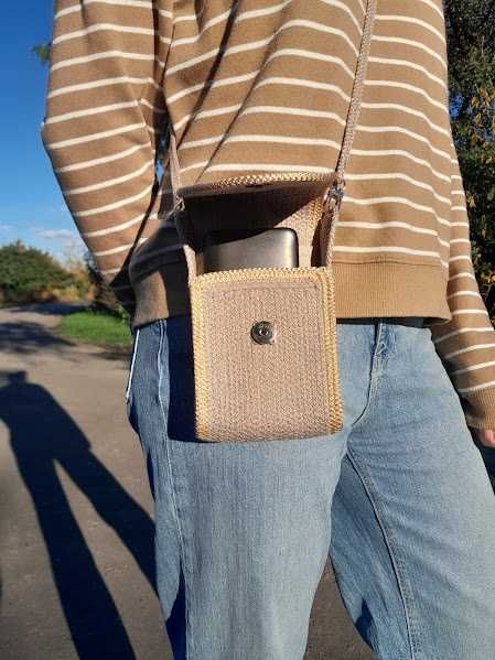 Маленька сумочка для телефону і дрібниць зручна через плече. Handmade