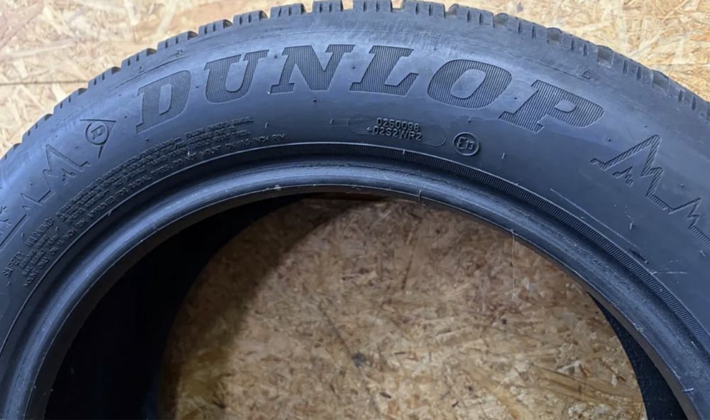 Шини 7.8 мм 2023 рік 215/55 R16 Dunlop , комплект зима