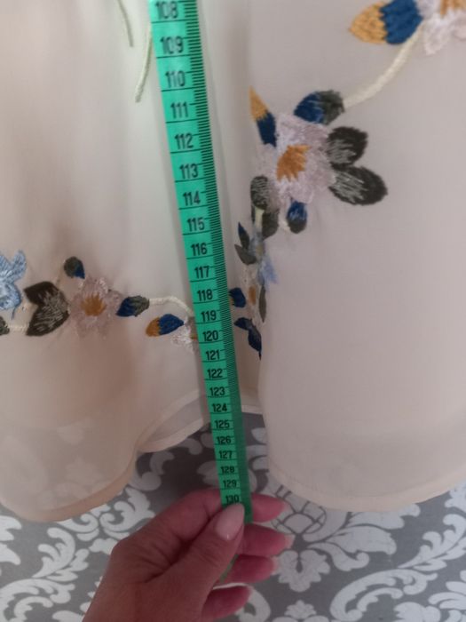 Elegancka haftowana sukienka roz.46/18 Hope&Ivy