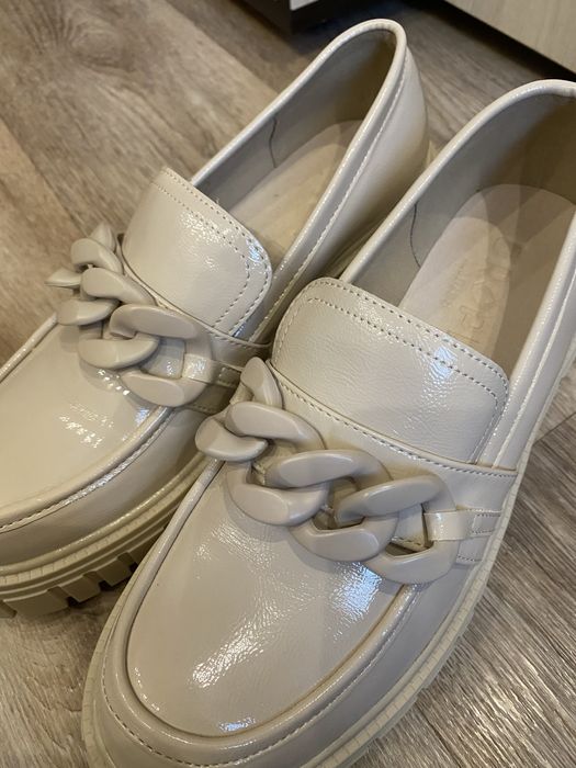 Жіночі туфлі- лофери