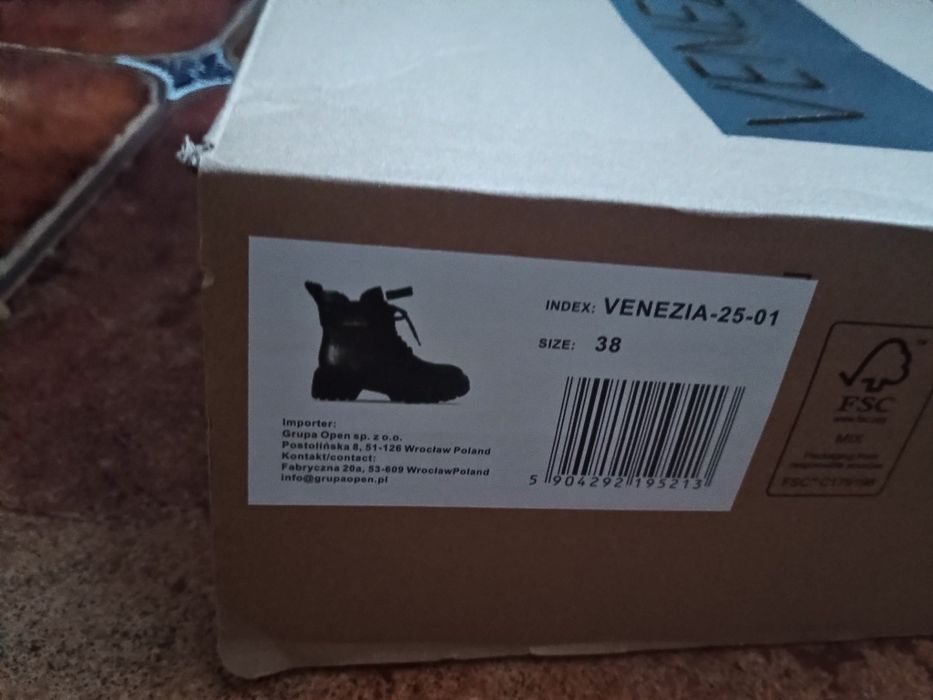 Nowe buty skórzane damskie Venezia rozmiar 38