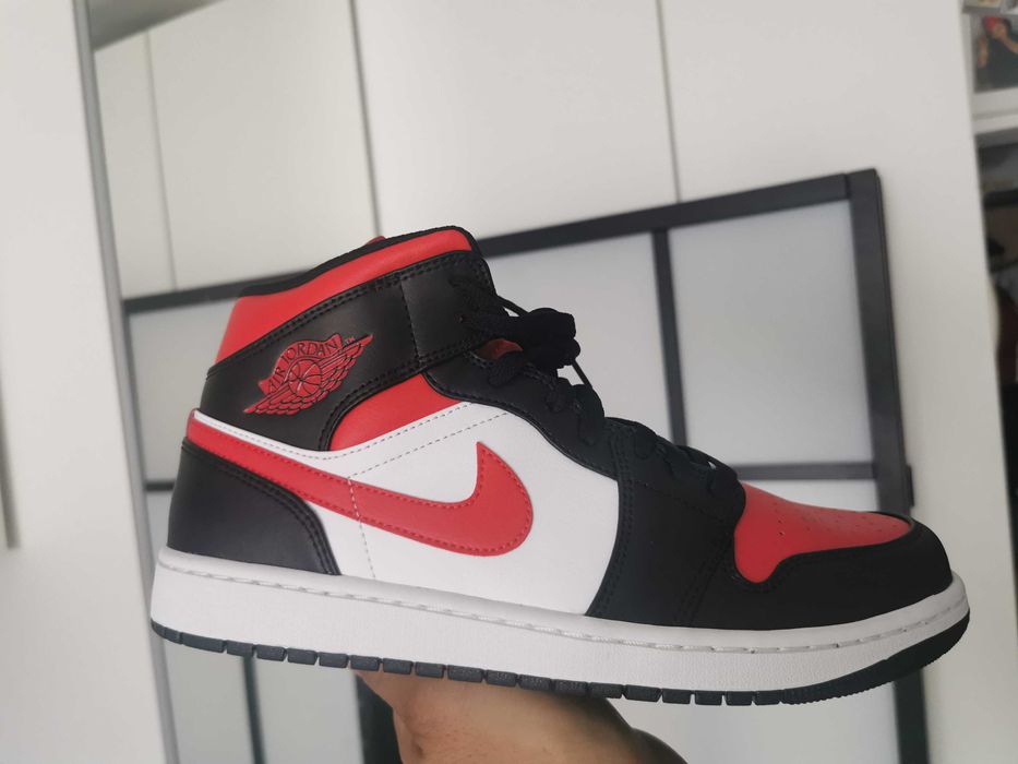 Air Jordan 1 mid.