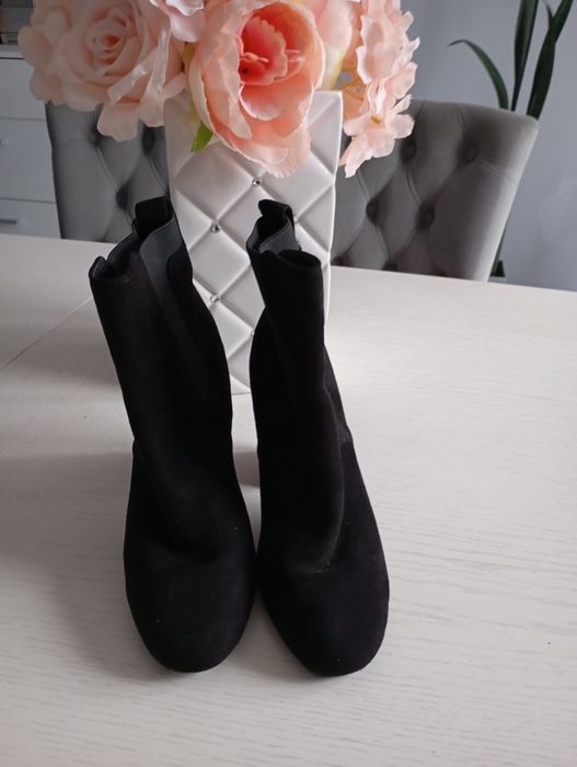 Czarne botki zamszowe 37 Lovie butik