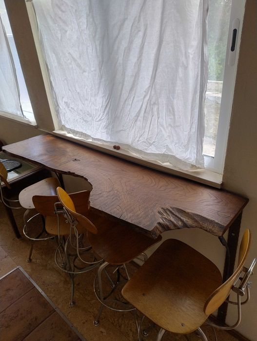 Balcão de Bar Artesanal em Madeira de Oliveira Maciça