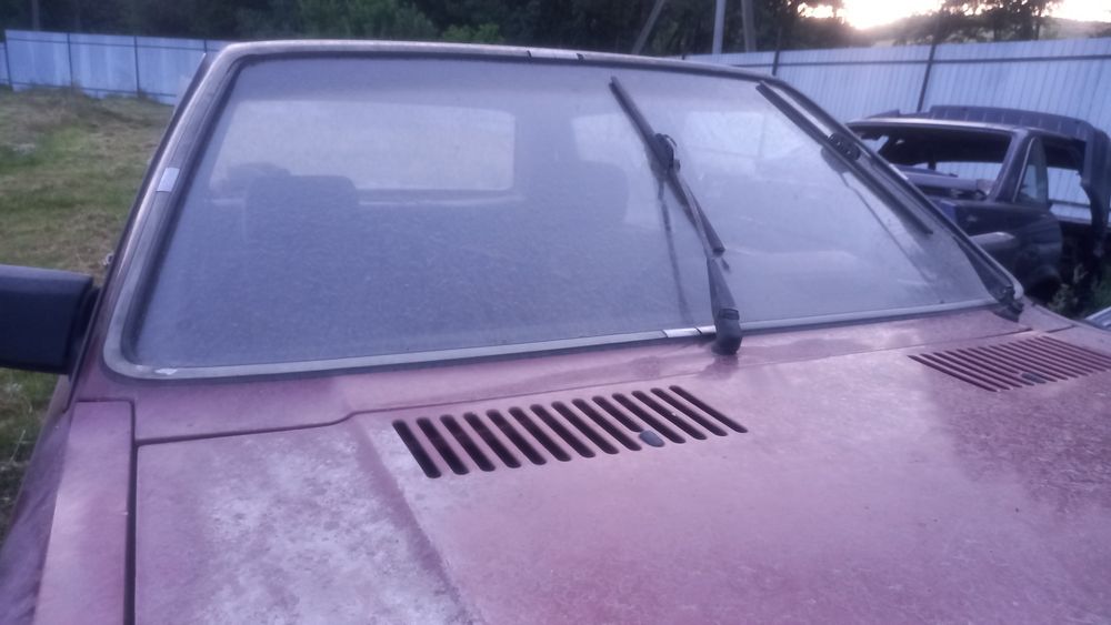 Лобове ауді 80 б2 та ін запчастини