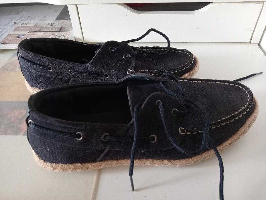 Sapatos de homem em bom estado