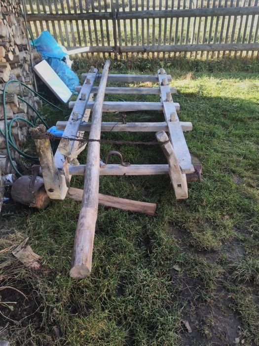 Сани для декору музею.