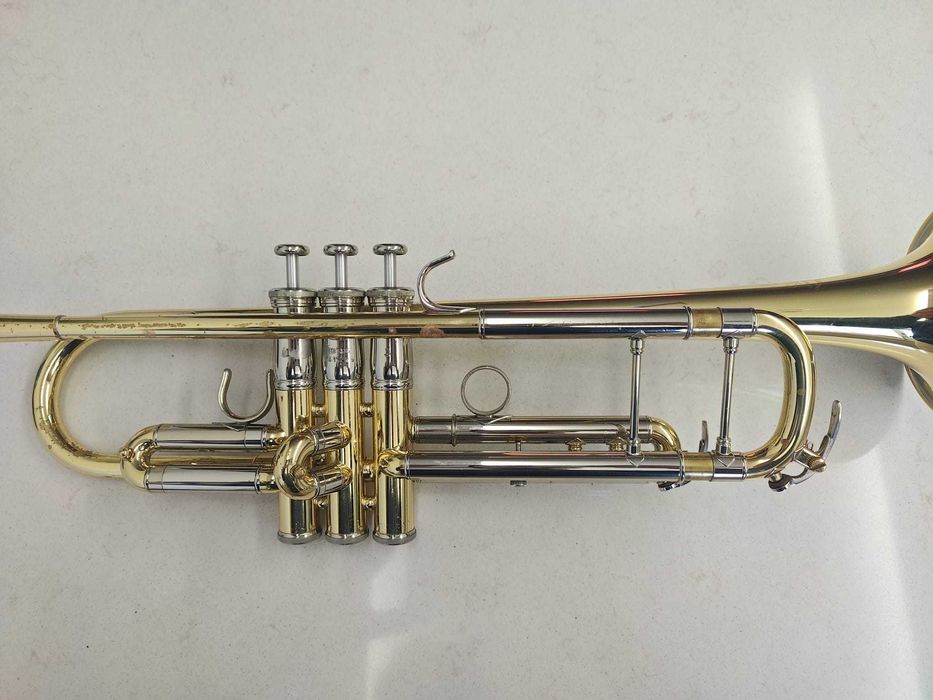 Trompete Yamaha 8335