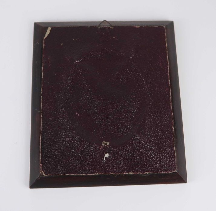 Moldura pequena antiga em madeira