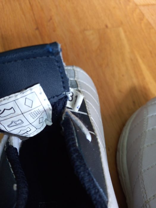 Buty sportowe r. 31 dł. wkł.20 cm