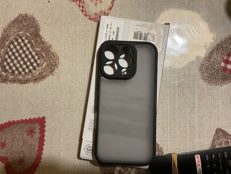 iphone 15 , 15 pro  spigen оригінал стан ідіал i iphone 16 pro ц за 2