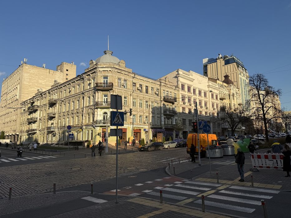 Будівля, Богдана Хмельницького 38, Золоті Ворота, Центр