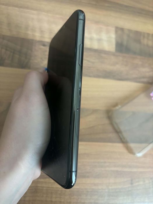 iPhone11 pro szczaskany