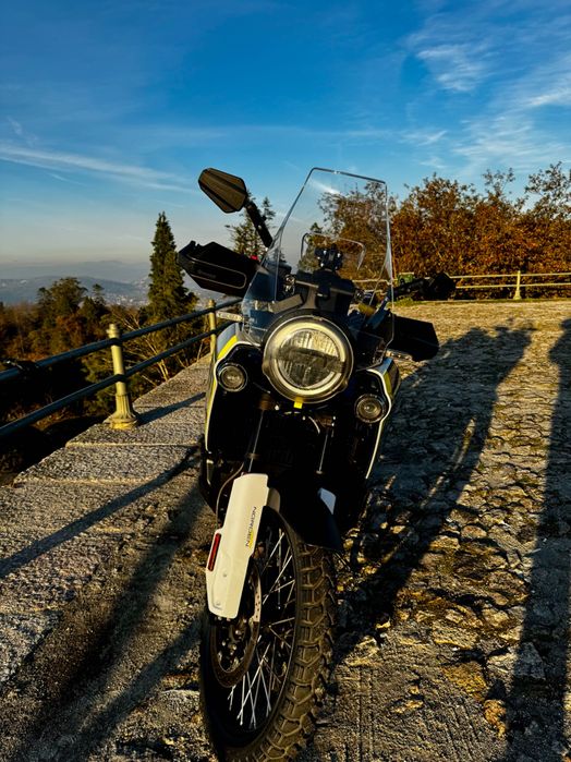 Husqvarna Norden 901 (2025) – Full Extras – Como Nova (Garantia até 2029)