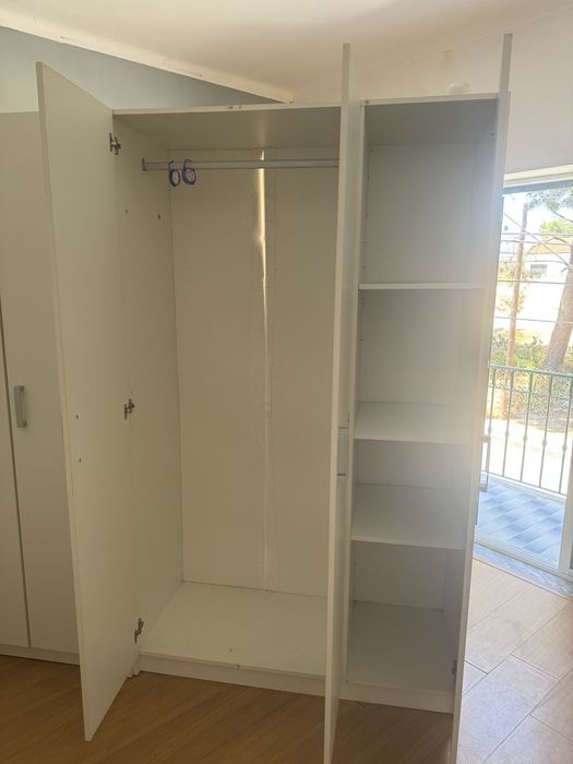 Roupeiro com 6 portas