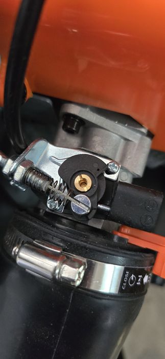 Dmuchawa do liści spalinowa