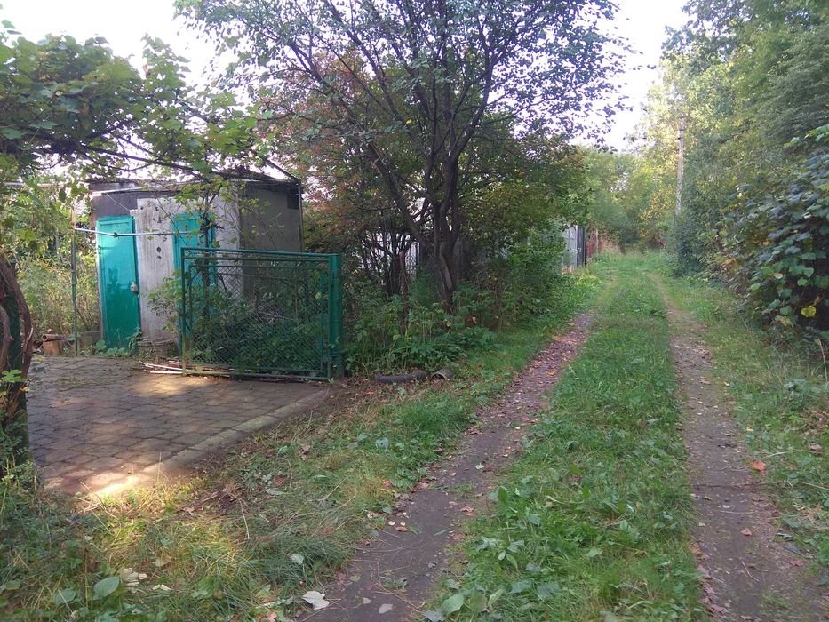 Продаж дачі з земельною  ділянкою