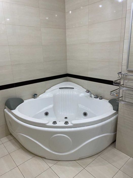 Продам 4-х комн. квартиру в центре, элитном доме  (с хорошим ремонтом)