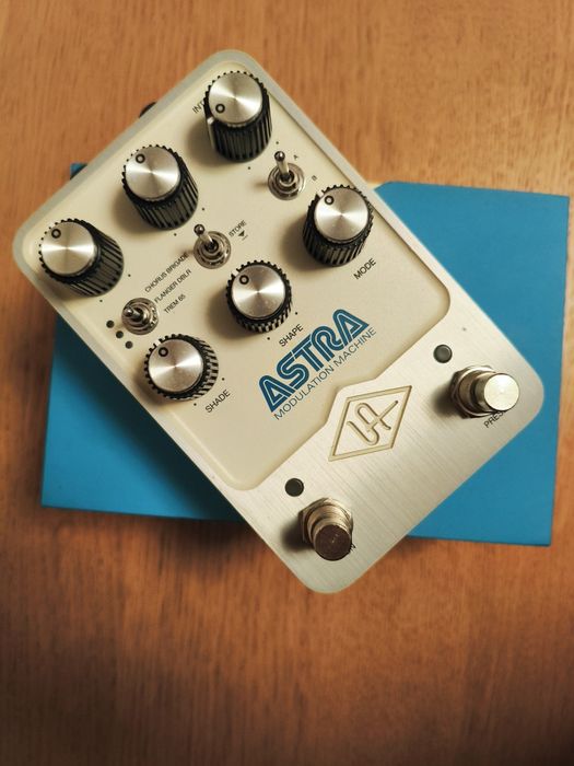 Astra Modularion Machine pedal - Universal Audio