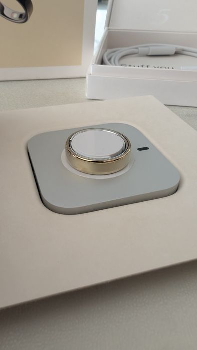 Oura ring 5 Size 11 Gold
