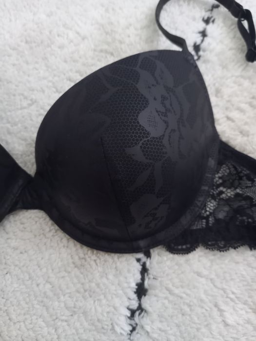 Biustonosz z koronką_Gina Benotti 75B