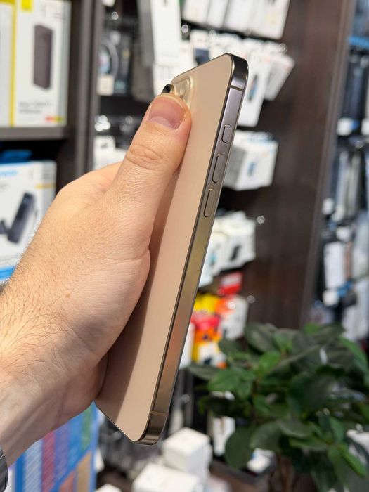б/у iPhone 16 Pro Max 256GB (Desert Titanium) (Дуже гарний стан) (e-Sim), АКБ 94%