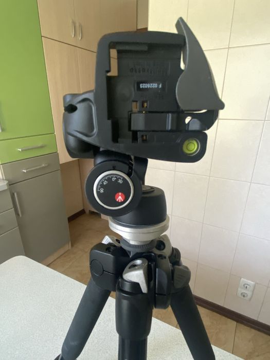Алюмінієвого монопода серії Manfrotto 290.