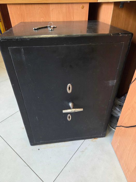 Szafa pancerna metalowa sejf