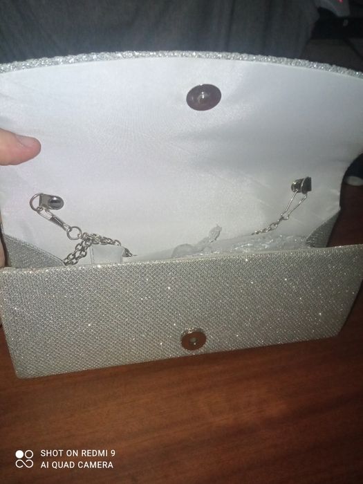 Vendo bolsa de mulher  de cerimónia  ou festas