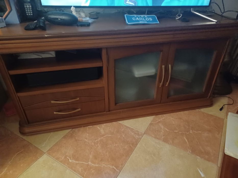 Vendo mesa com 6 cadeiras etc