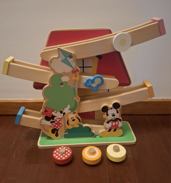 Brinquedo para criança em madeira