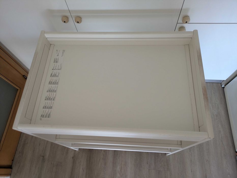 Trocador IKEA GULLIVER branco + muda fraldas IKEA VÄDRA + 2 capas para muda fraldas
