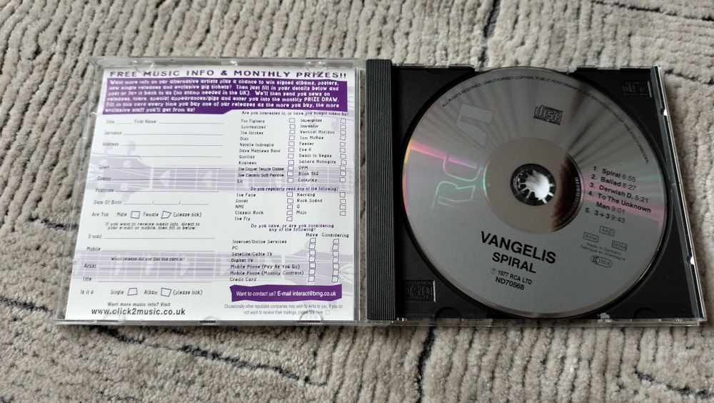 To jest płyta CD z albumem Spiral autorstwa Vangelisa