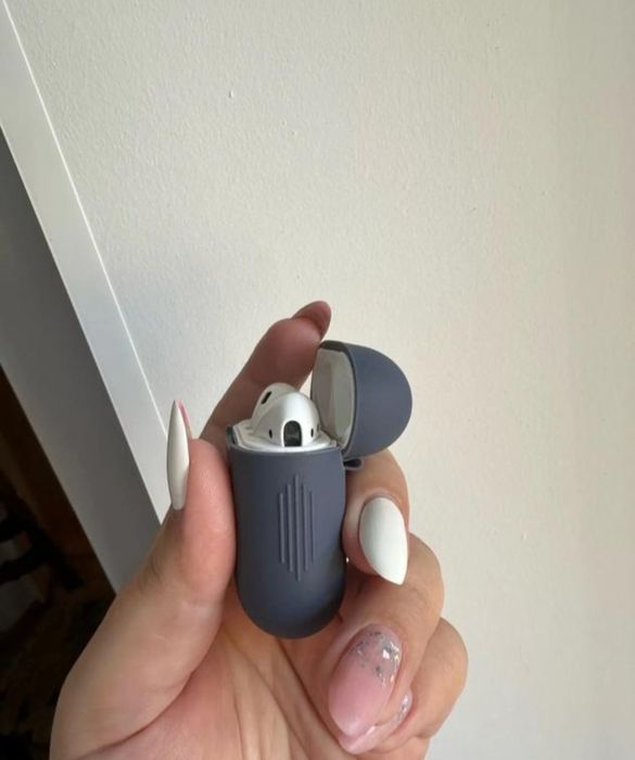 Силіконовий новий чохол для навушників Airpods з карабіном і без.