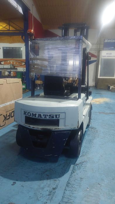 Empilhador komatsu 25