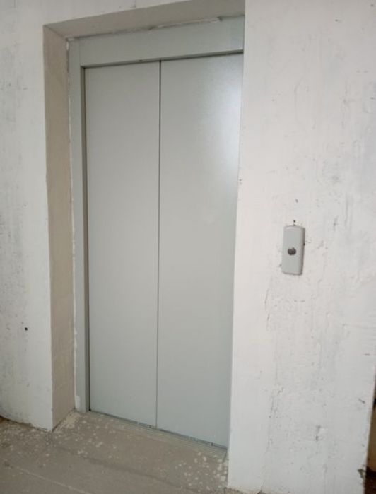 Продаж гаража у багаторівневому паркінгу з охороною і відеонагляд