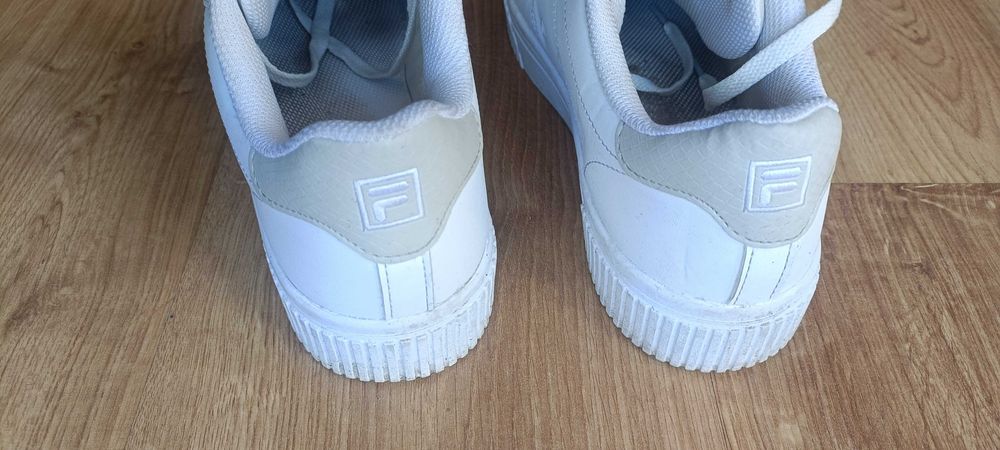 Buty sportowe sneakersy FILA r.39