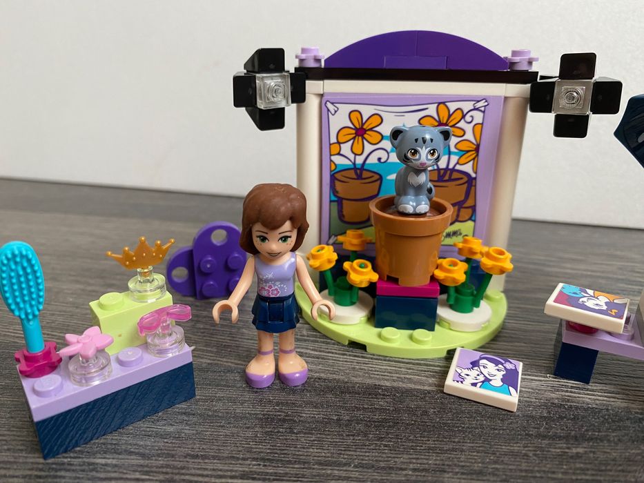 LEGO Friends 41305  Pracownia fotograficzna Emmy